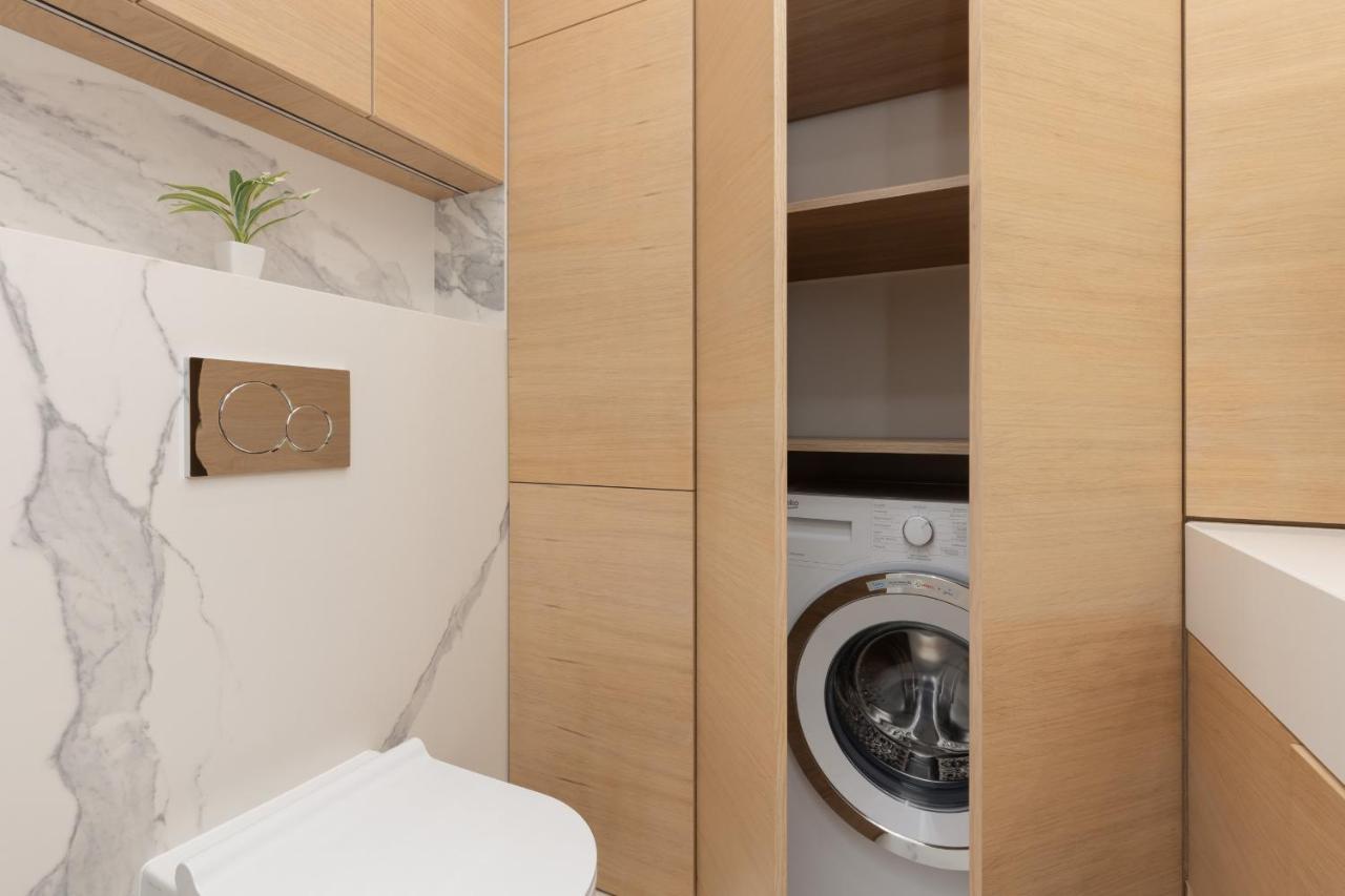 Deluxe Apartment Wronia 45 With Ac, Parking & Balcony By Renters Prestige 华沙 外观 照片